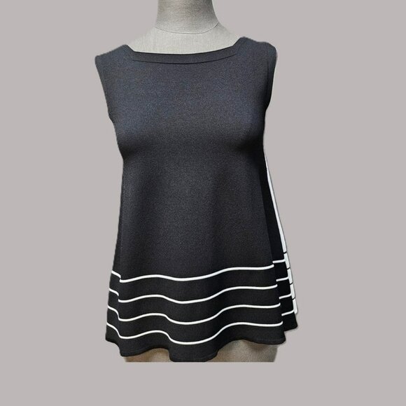 D. Exterior Sleeveless  Top - Picture 2 of 4